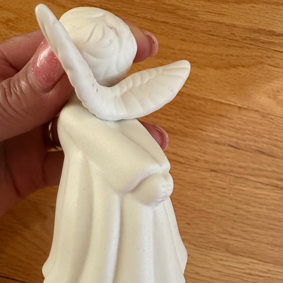 Vintage Giftco Kissing Angels White Bisque Porcelain Figurines in Box - Picture 11 of 16